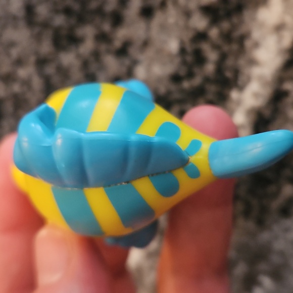 Fisher-Price Little People Disney Princess Flounder figure - Picture 4 of 6